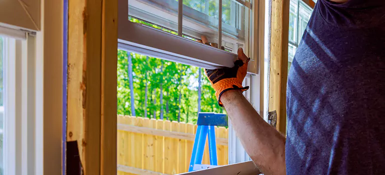>Bay Window Curtain Rail Track in Plant City, FL
